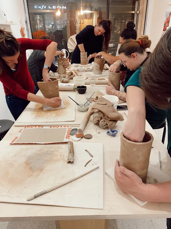 Créez votre vase en terre mêlée - Image n°5 - Wecandoo