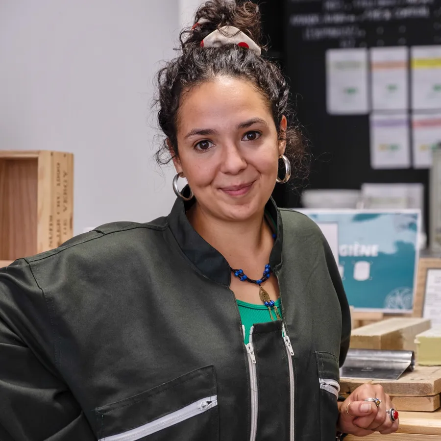 Initiez votre équipe à la fabrication de produits cosmétiques et fabriquez votre trio de produits capillaires avec Jihane - Afbeelding nr. 1 - Wecandoo