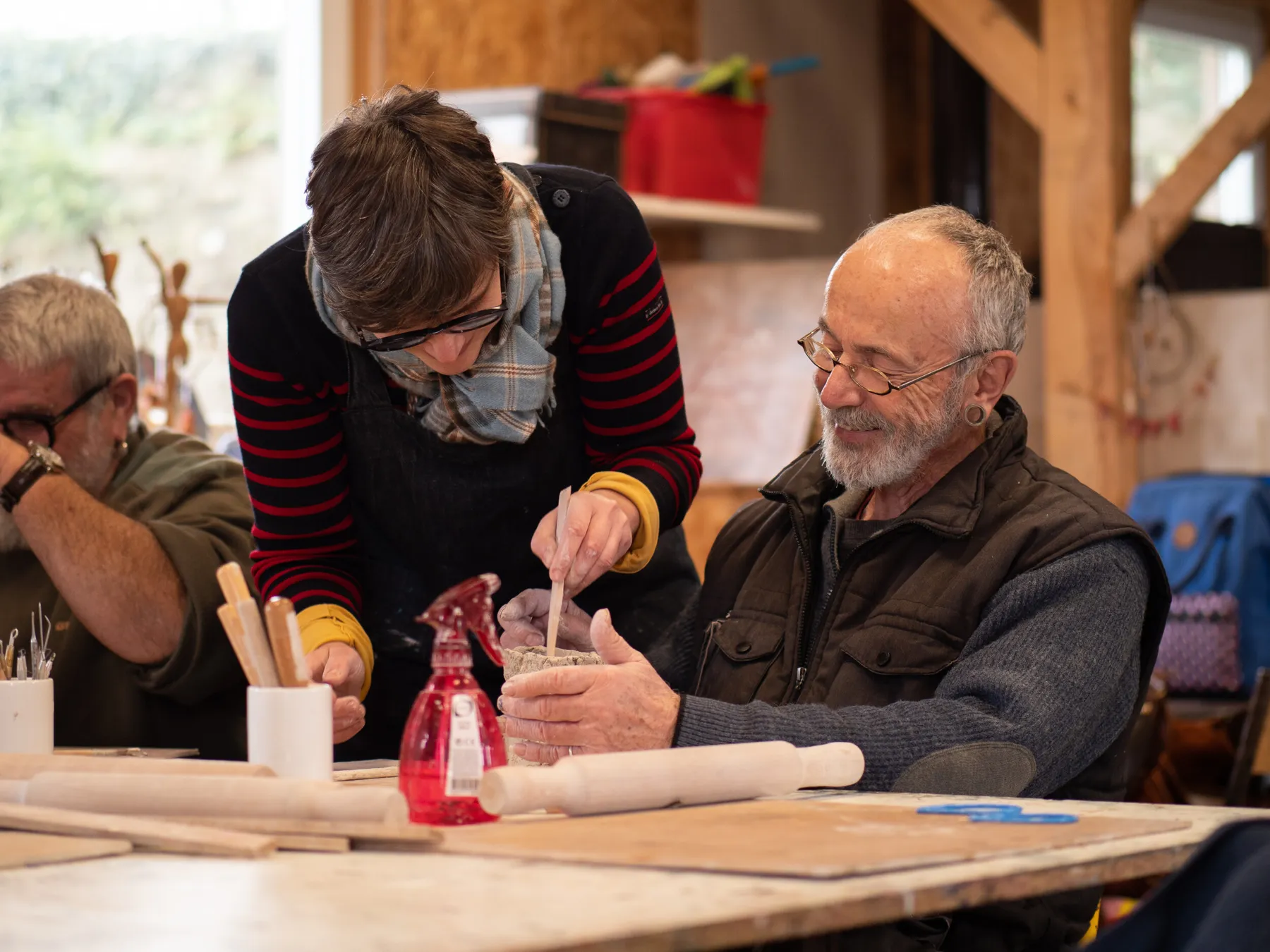 Modelez vos tasses de bureau en groupe - Image n°1 - Wecandoo