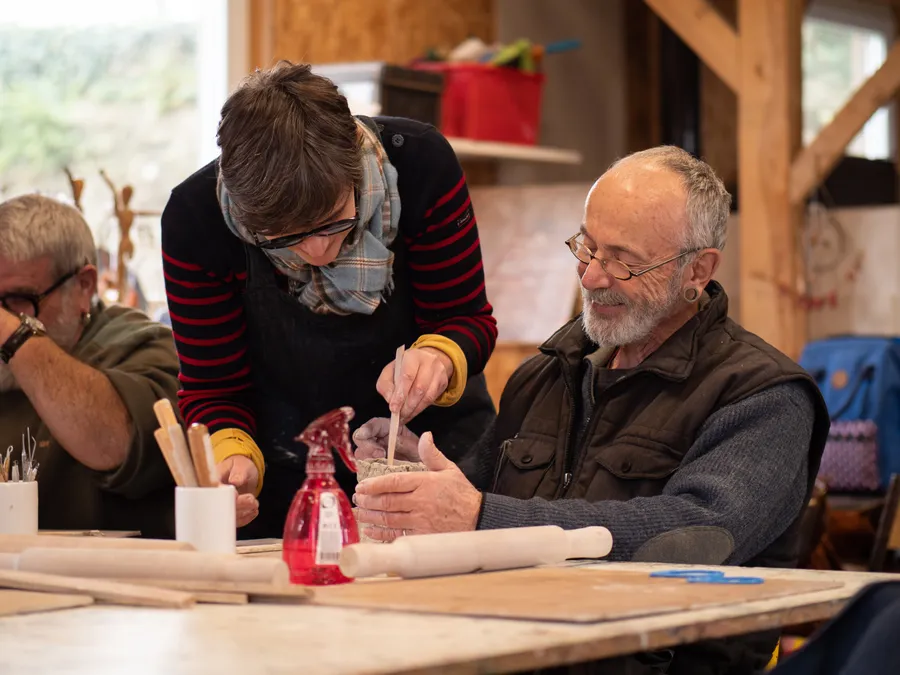 Modelez vos tasses de bureau en groupe - Image n°1 - Wecandoo