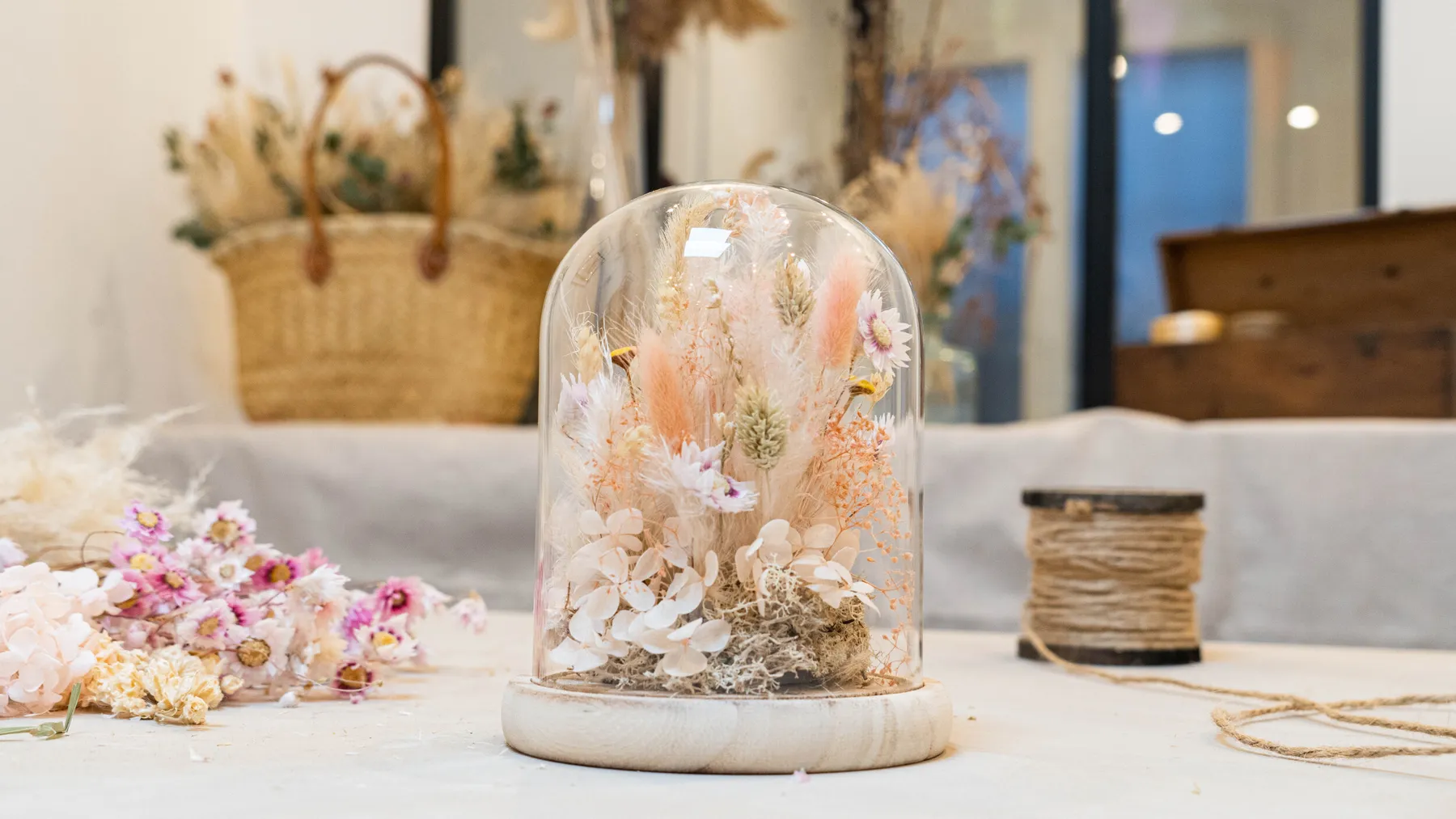 Réunissez votre équipe et réalisez vos créations en fleurs séchés dans votre lieu avec Pauline - Image n°3 - Wecandoo