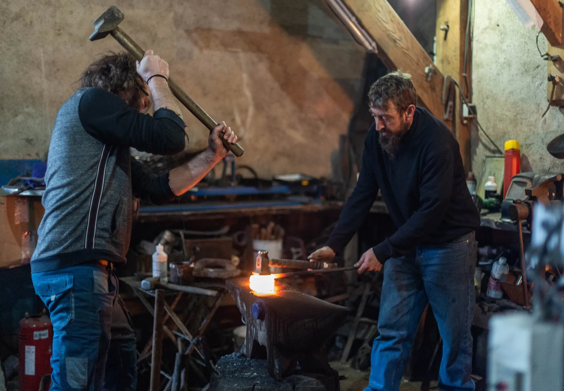 Réalisez votre couteau pliant en Damas sur une journée avec Benjamin - Image n°3 - Wecandoo