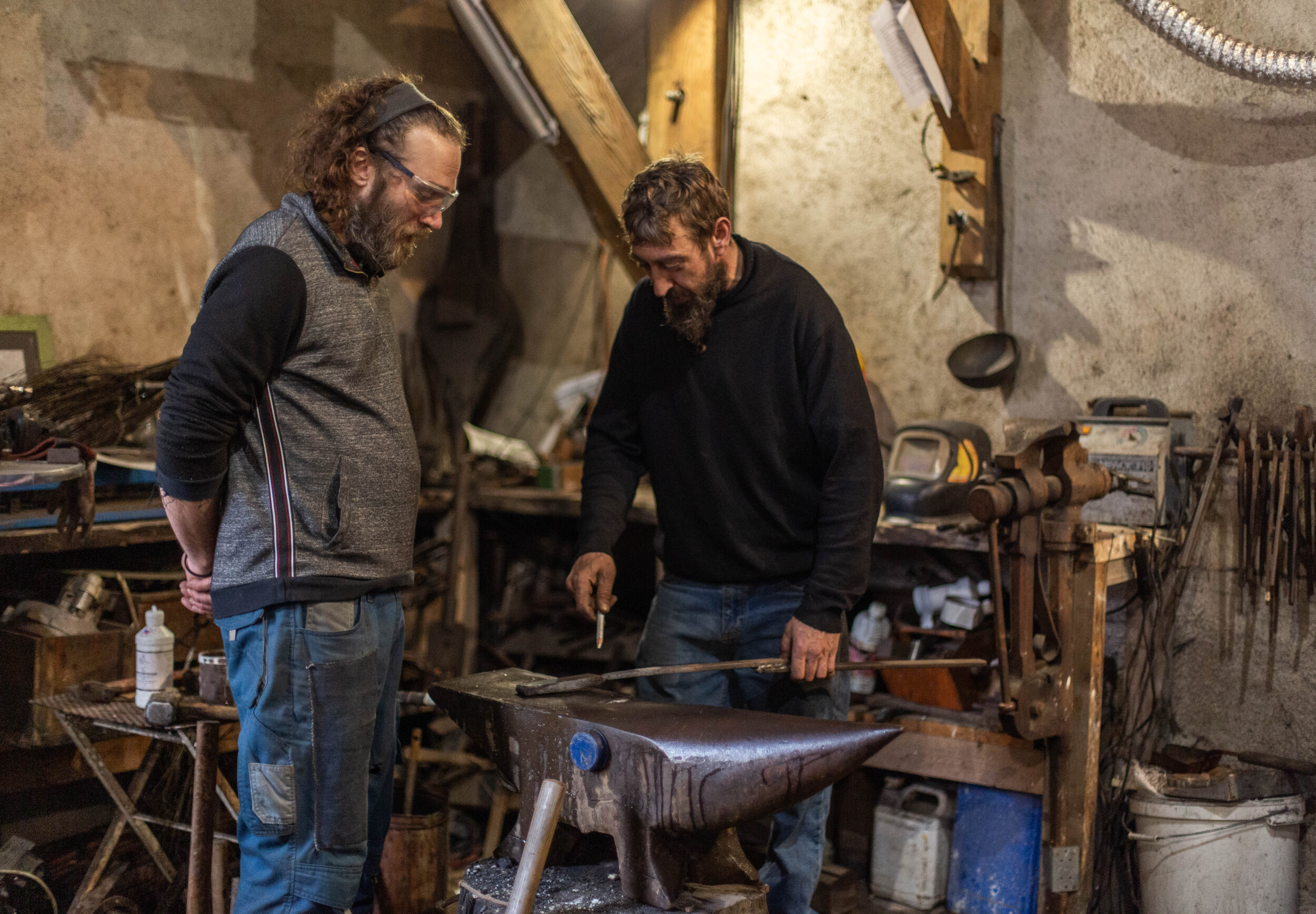 Wecandoo - Réalisez votre couteau pliant de 17 cm en Damas chez un maréchal-ferrant forgeron - Image n°4