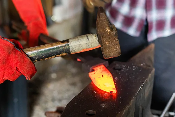 Initiez-vous au Damas et forgez votre couteau - 3J - Image n°2 - Wecandoo