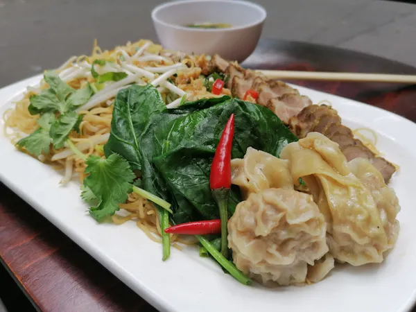 Réalisez vos raviolis Wonton et votre soupe de nouilles au porc laqué - Image n°1 - Wecandoo