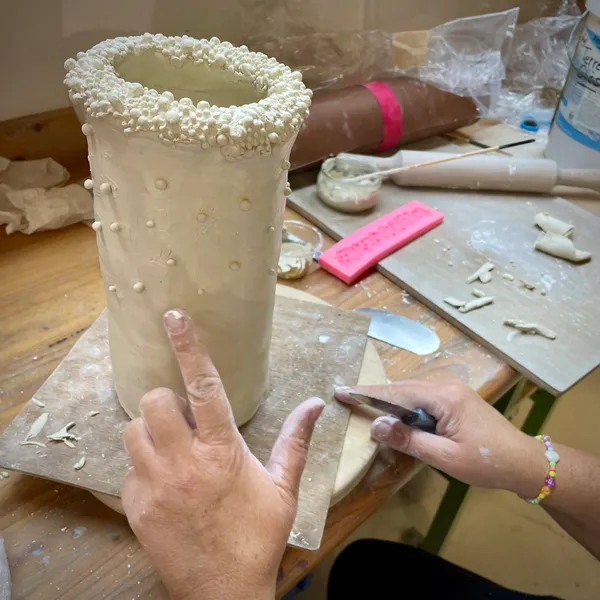 Réalisez votre vase ou coupe en porcelaine - Image n°4 - Wecandoo