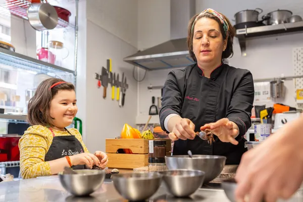 Réalisez vos tablettes de chocolats en duo - Image n°3 - Wecandoo
