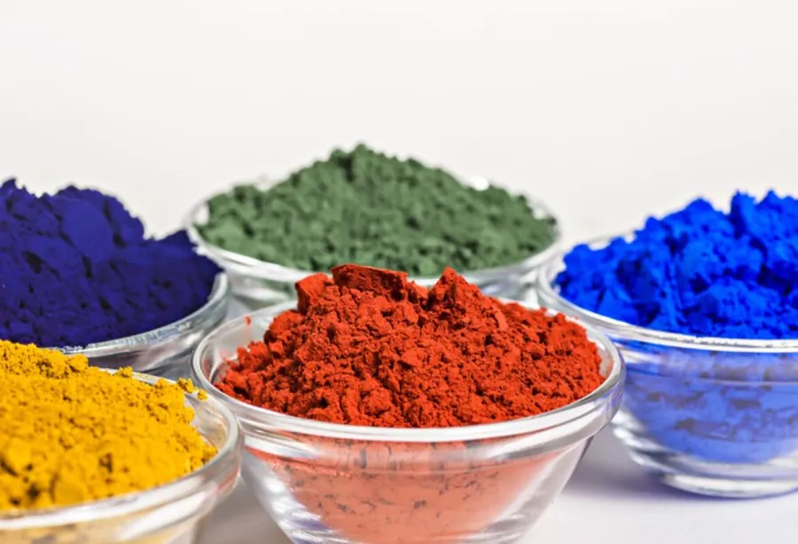 Initiez votre équipe à la fabrication de produits cosmétiques et créez votre rouge à lèvres et votre mascara avec Jihane - Image n°1 - Wecandoo