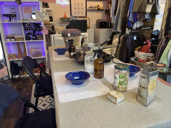 Initiez votre équipe à la fabrication de produits ménagers et créez votre trio de produits ménagers avec Jihane - Afbeelding nr. 4 - Wecandoo