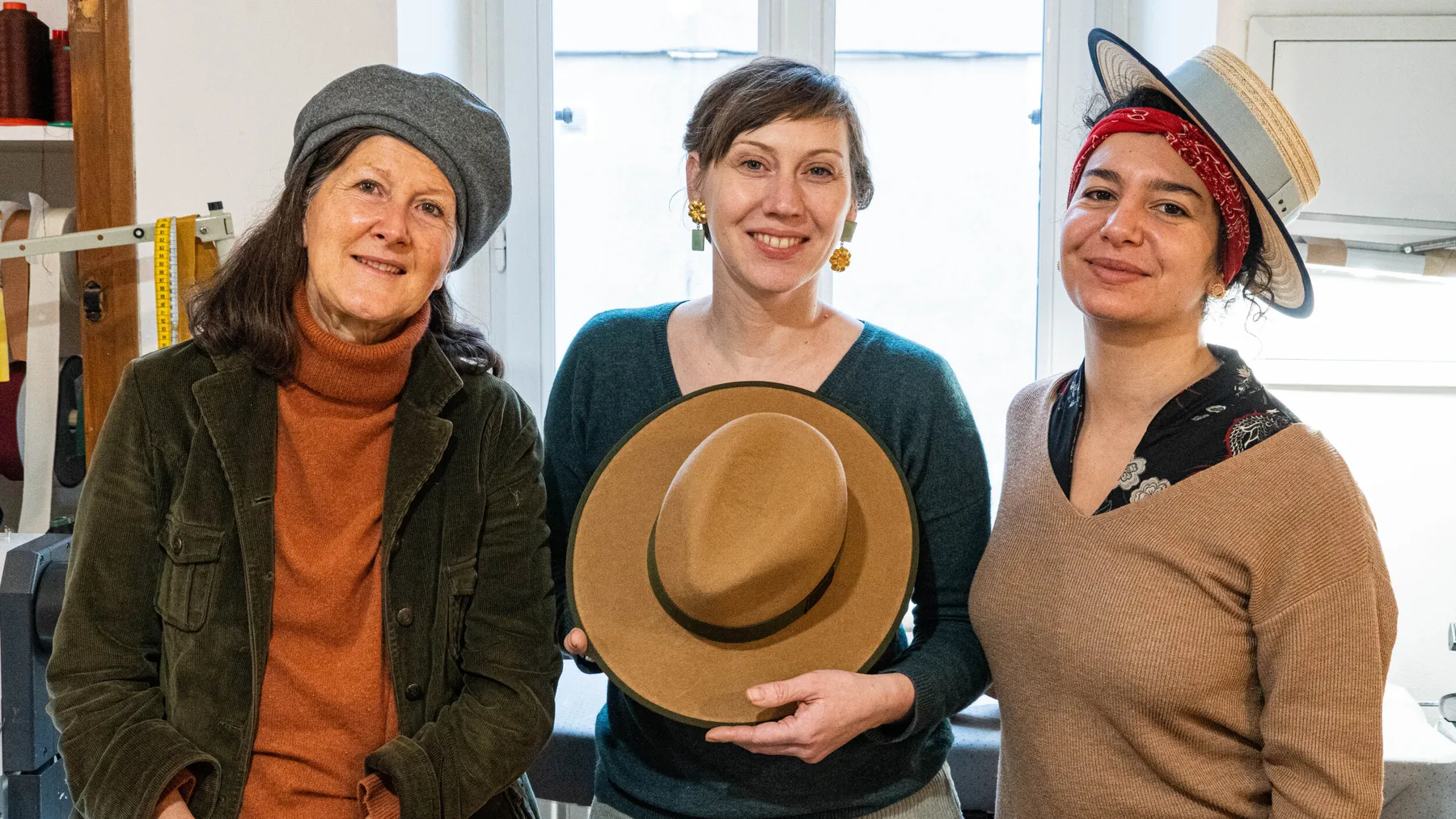 Réalisez votre chapeau bibi ou serre tête sur mesure - Image n°3 - Wecandoo