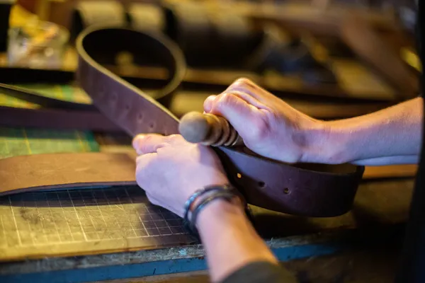 Forgez votre boucle de ceinture et réalisez votre ceinture sur une journée - Image n°1 - Wecandoo