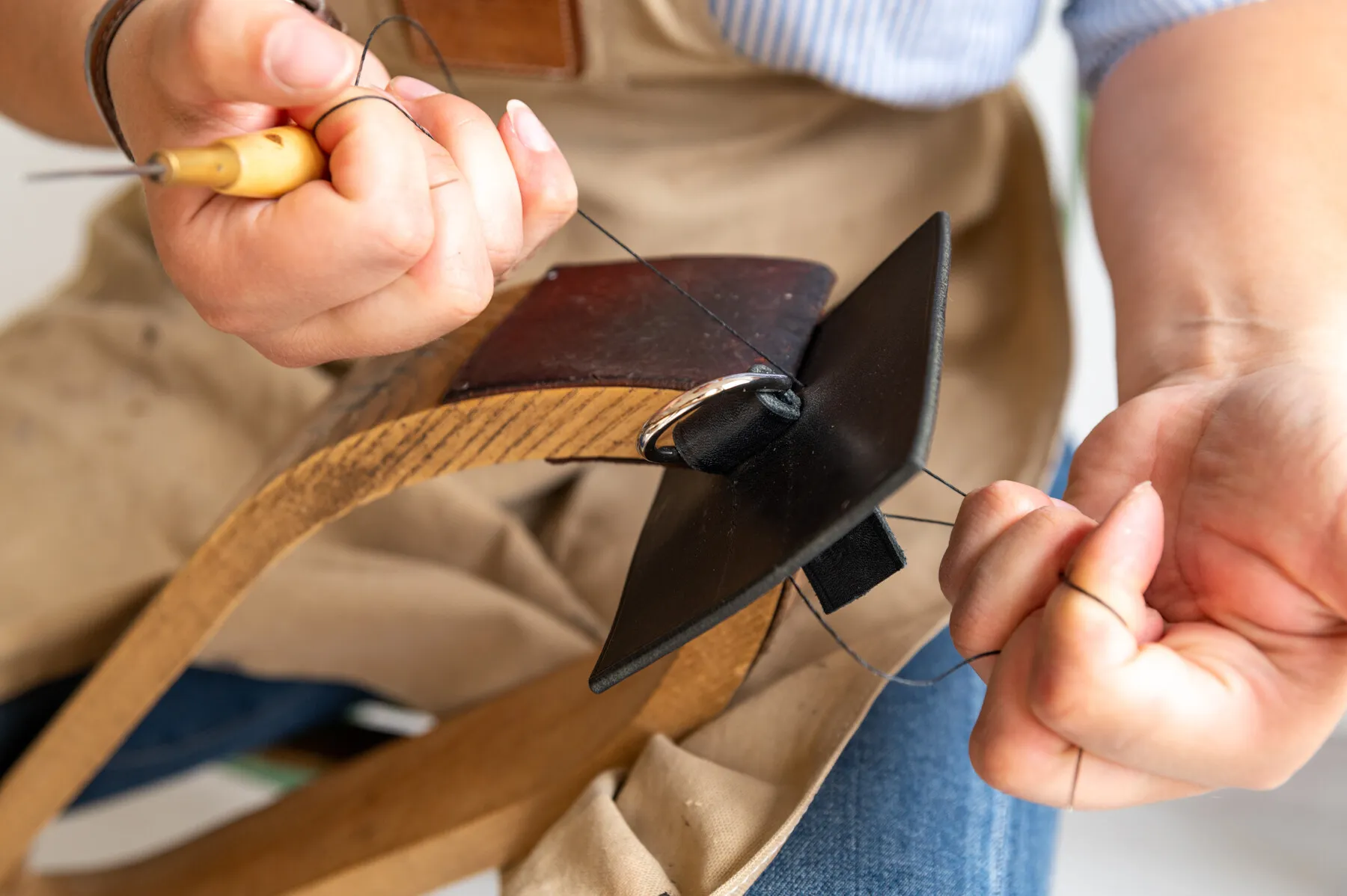 Réalisez vos étrivières en cuir - Image n°3 - Wecandoo