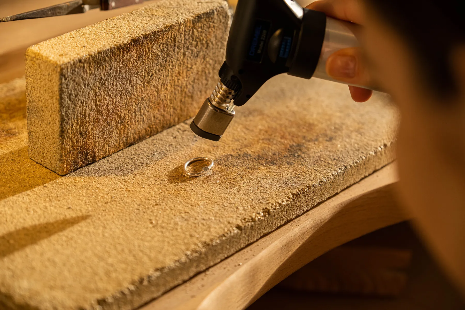 Créez votre duo de bagues fines - Image n°4 - Wecandoo