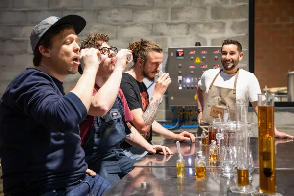 Visitez une distillerie artisanale et dégustez des spiritueux locaux avec Arnaud et Antoine - Image n°4 - Wecandoo