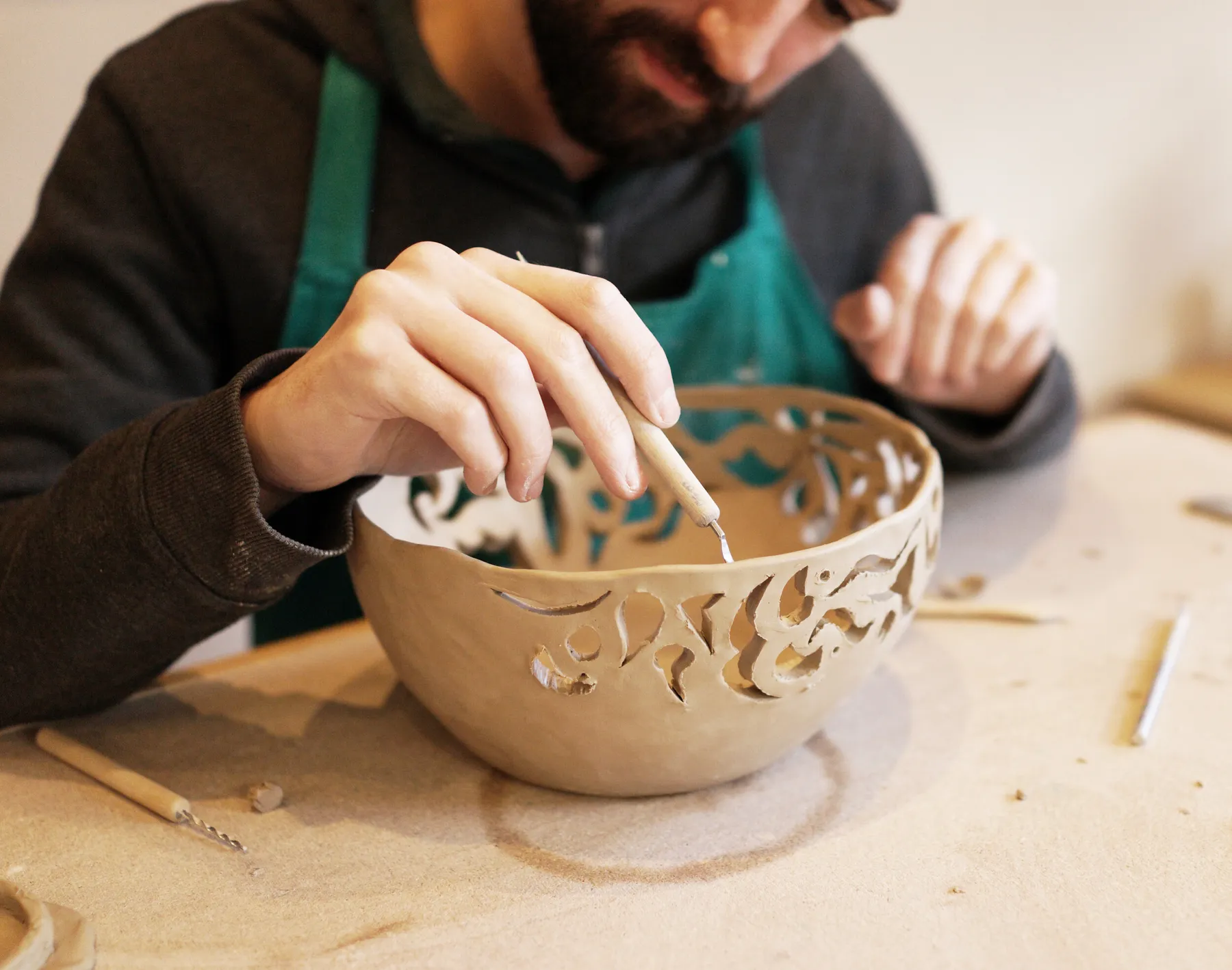 Modelez votre duo d'objets ajourés en céramique avec Marie - Image n°5 - Wecandoo