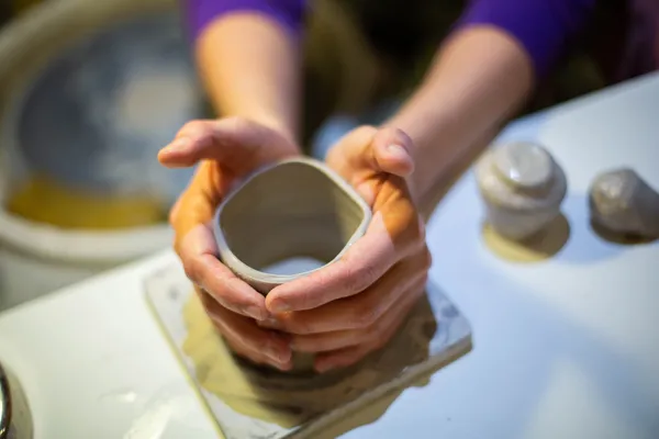 Initiez-vous au modelage et au décor sur céramique - Afbeelding nr. 4 - Wecandoo