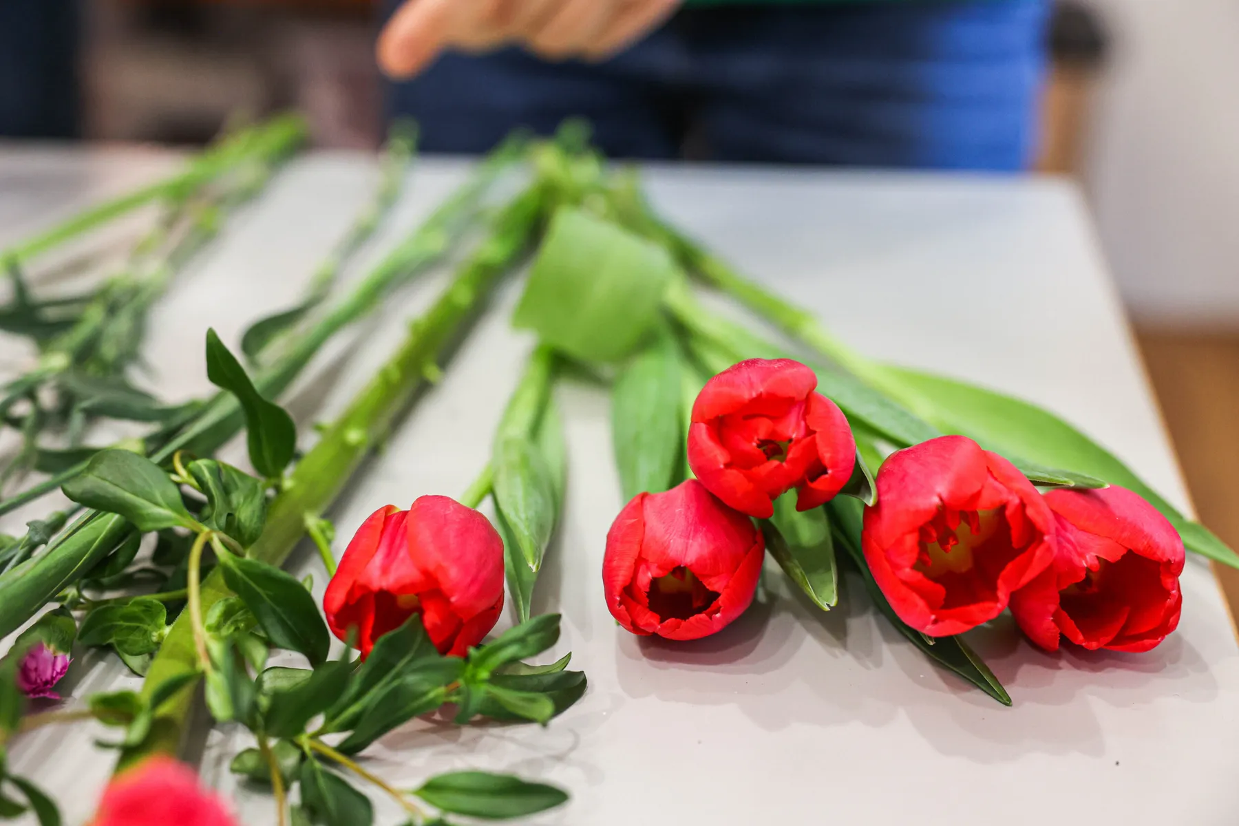 Réalisez votre bouquet de fleurs fraîches et de saison - Image n°1 - Wecandoo