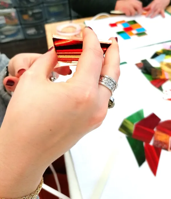 Initiez-vous à l'art du vitrail Tiffany - Image n°2 - Wecandoo