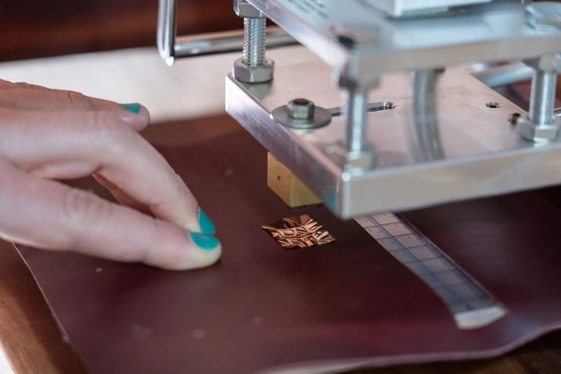 Fabriquez votre pochette zippée en cuir - Image n°3 - Wecandoo