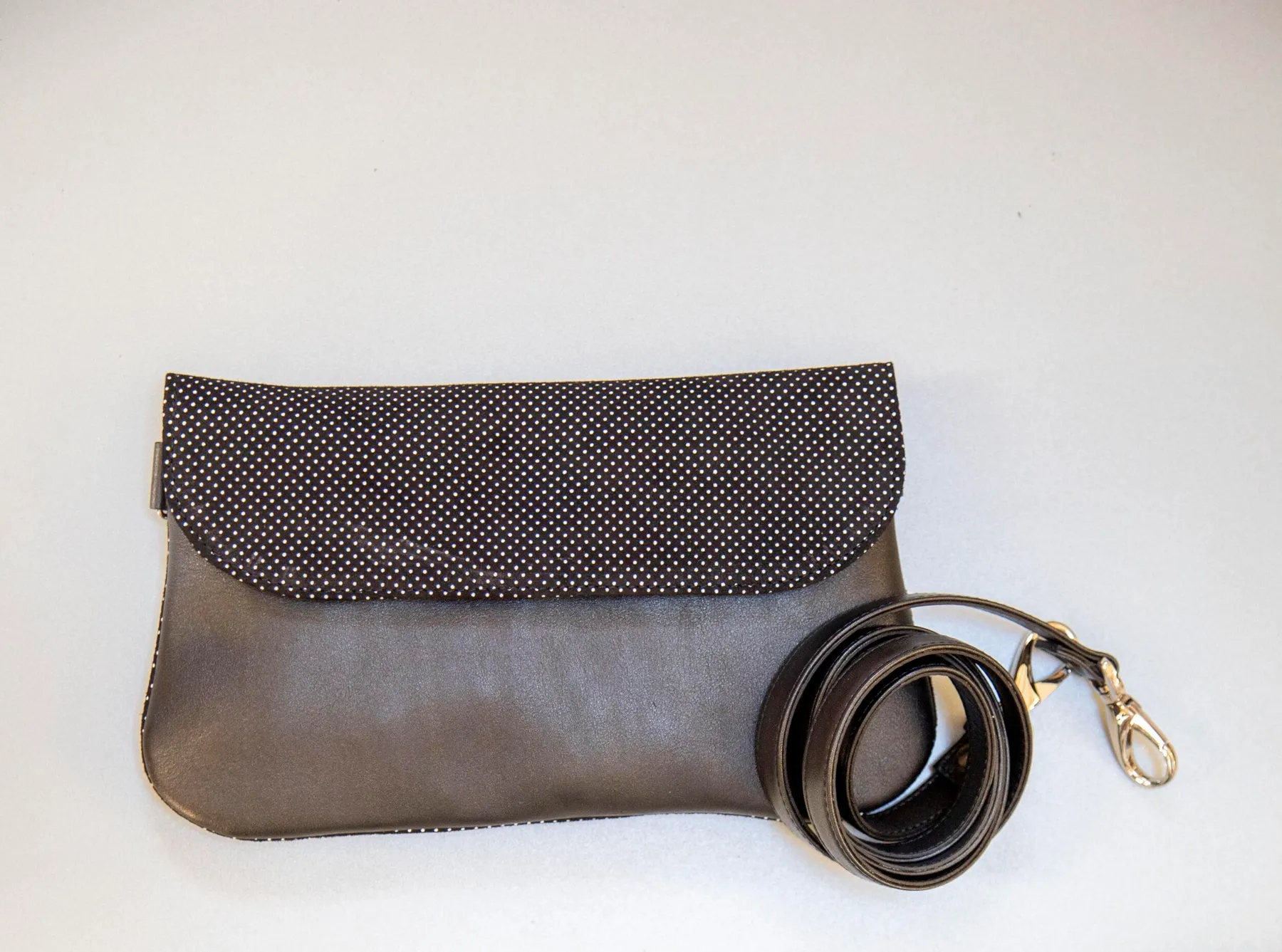 Fabriquez votre sac pochette en cuir - Image n°4 - Wecandoo