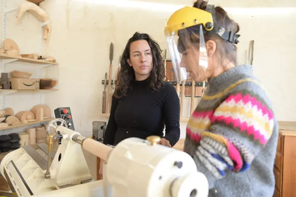 Initiez-vous au tour à bois et réalisez un bol - Image n°2 - Wecandoo