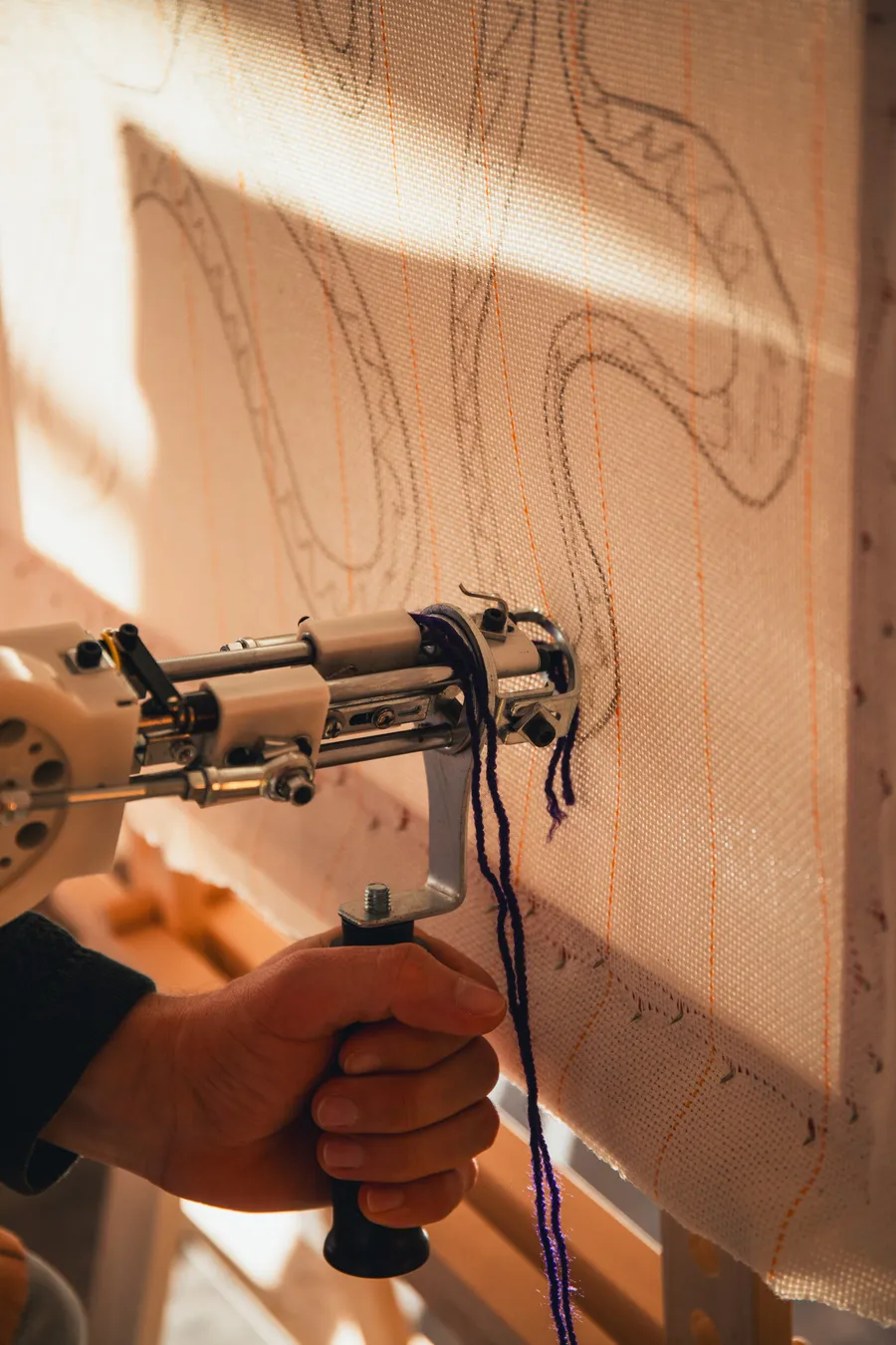 Tuftez votre tapis 50 x 55 cm avec Anne-Laure - Image n°1 - Wecandoo