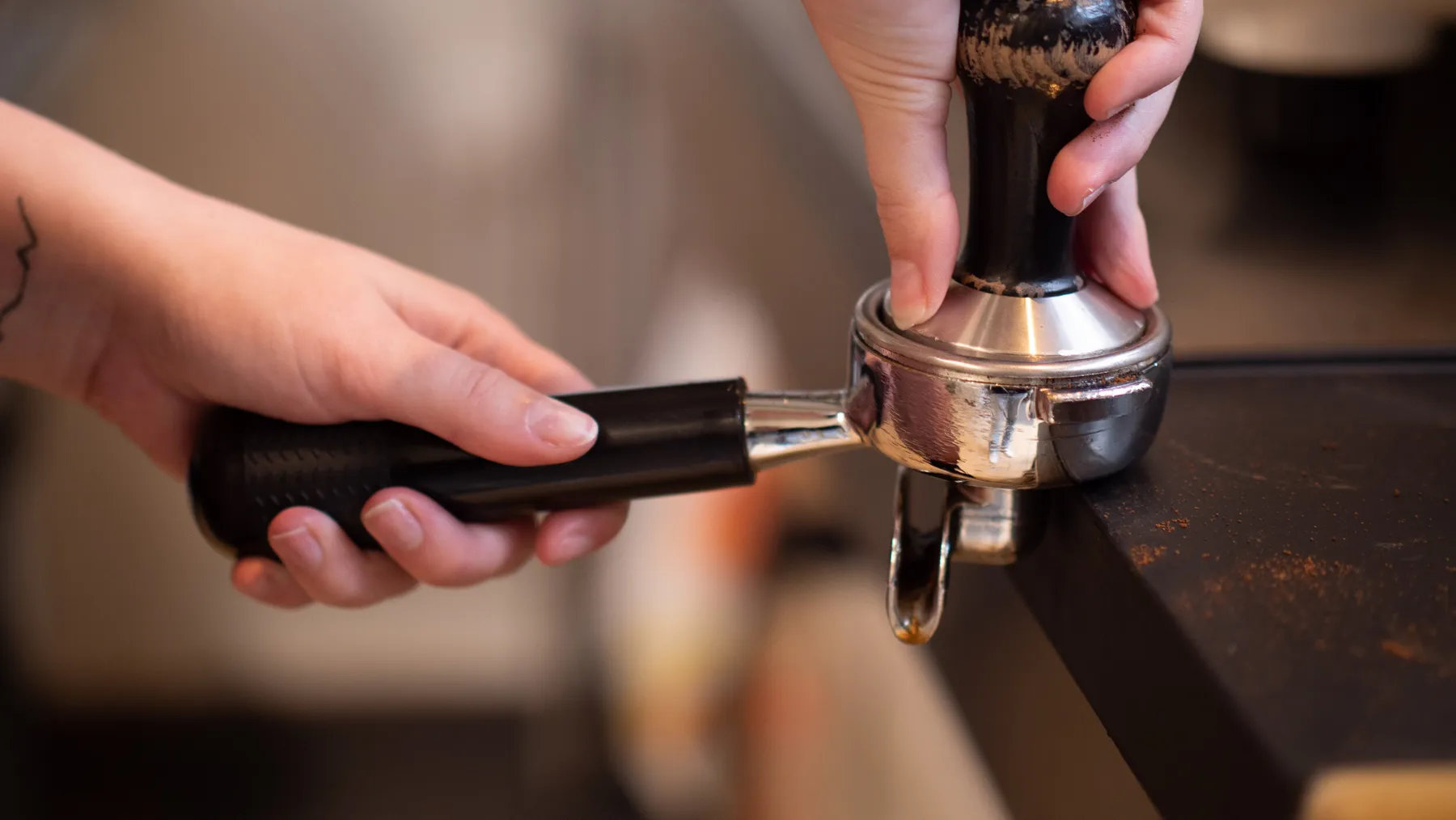 Dégustez du café dans une brûlerie artisanale avec Florent - Image n°4 - Wecandoo