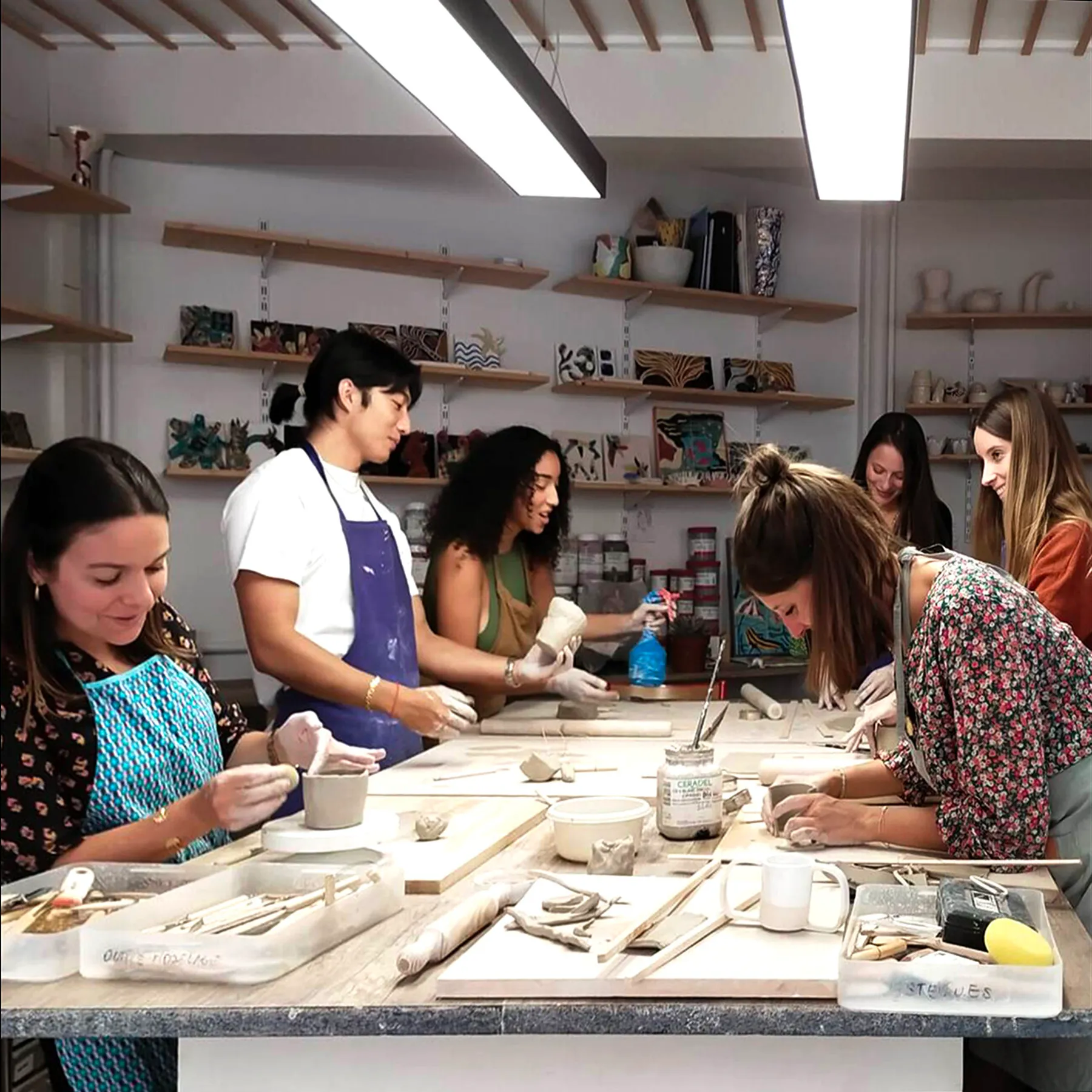 Modelez et décorez votre vase en céramique - Image n°1 - Wecandoo