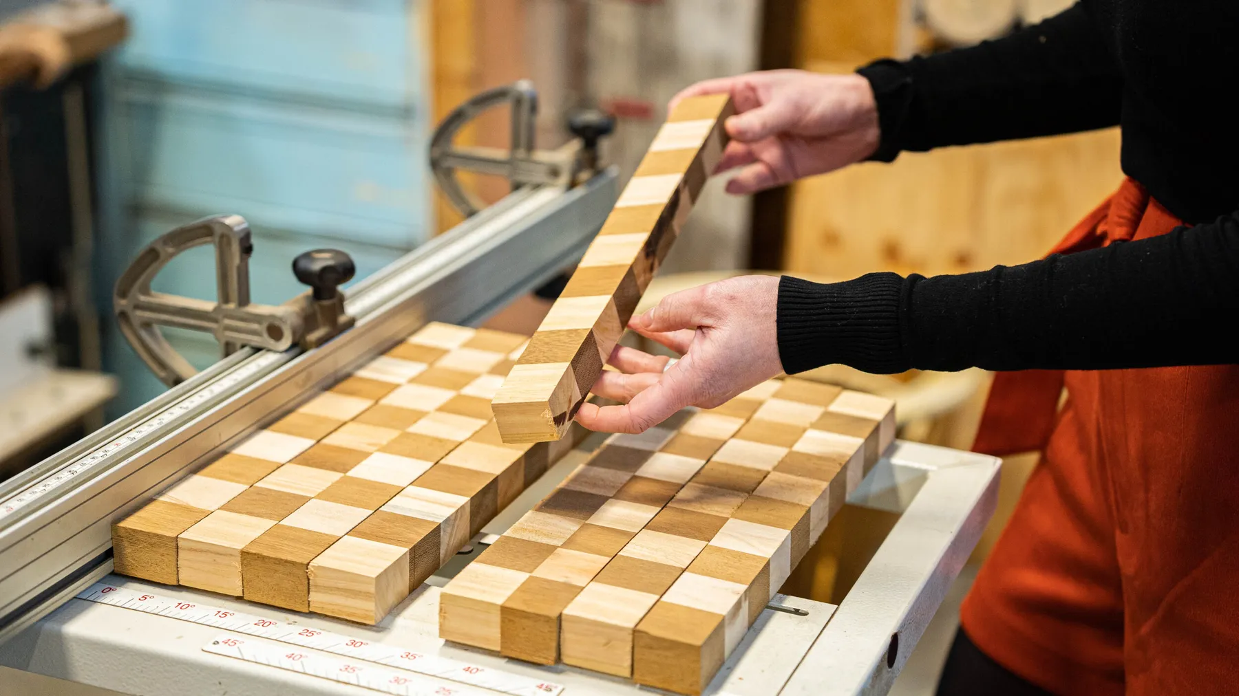 Fabriquez votre jeu de dames en bois - 2 J - Image n°3 - Wecandoo