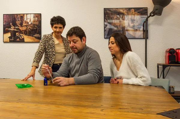 Rassemblez votre équipe autour des senteurs en composant votre propre parfum unique avec Isabelle - Image n°3 - Wecandoo