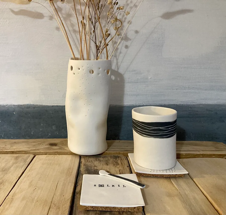 Modelez votre tasse en porcelaine, avec sous-tasse et cuillère - Image n°1 - Wecandoo