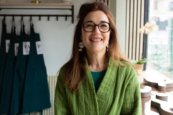 Paula : Céramiste et Tourneuse à Paris