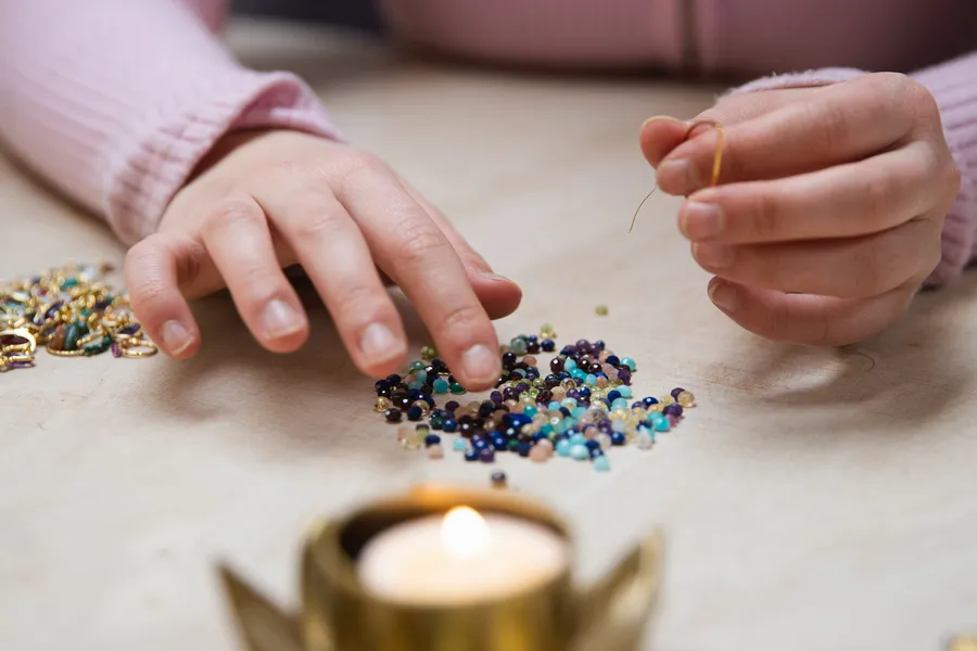 Make your own unique pair of earrings - Image n°1 - Wecandoo