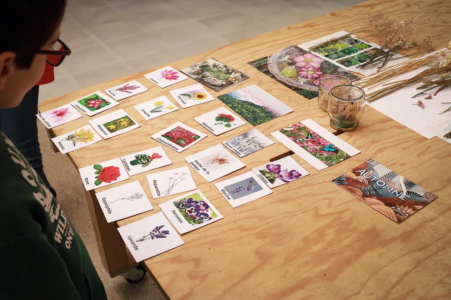 Fabriquez une cloche fleurie unique en duo avec votre enfant - Image n°1 - Wecandoo