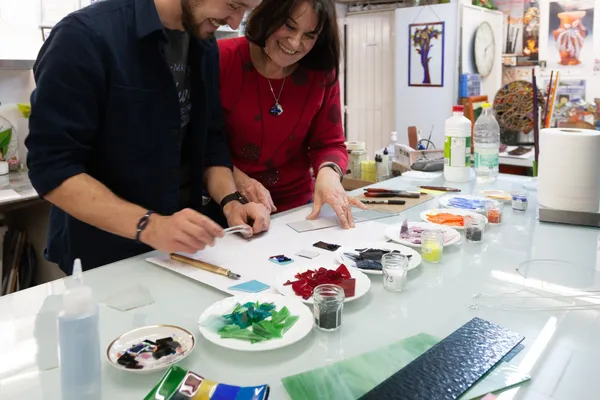 Découvrez l'art du vitrail Tiffany sur une journée avec Bogusia - Afbeelding nr. 1 - Wecandoo