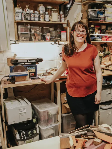 Clémence : Ébéniste et designer à Montreuil-des-Landes
