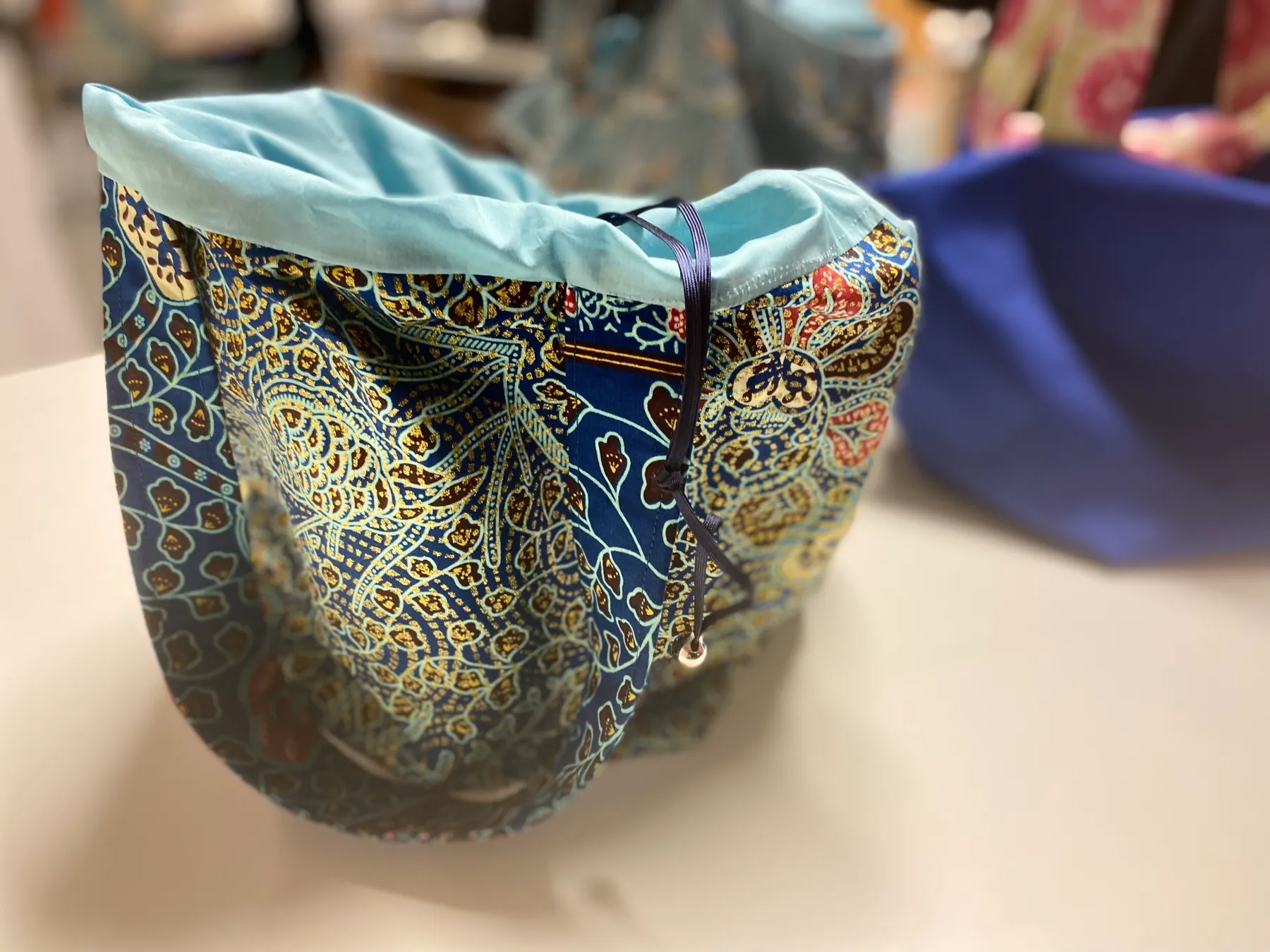 Initiez-vous à la couture et apprenez les techniques de base à la machine à coudre avec Caroline - Image n°4 - Wecandoo