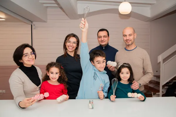 Réalise tes macarons entre copains - Image n°2 - Wecandoo