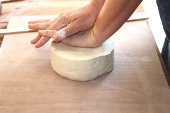 Wecandoo - Modelez vos assiettes en grès blanc