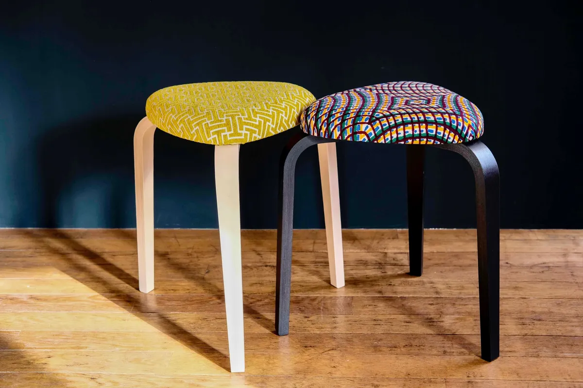 Tapissez votre tabouret unique