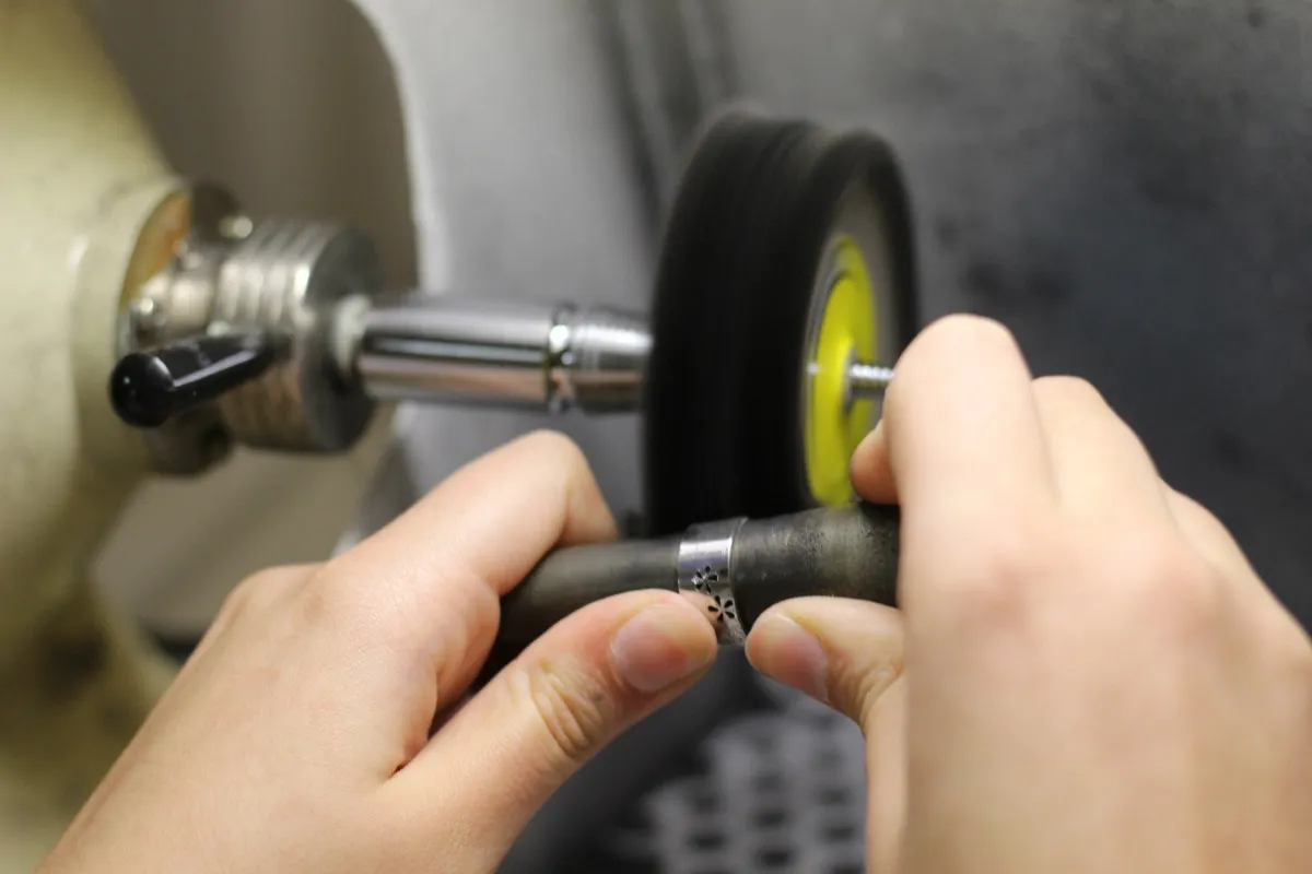 Créez votre bague repercée en argent