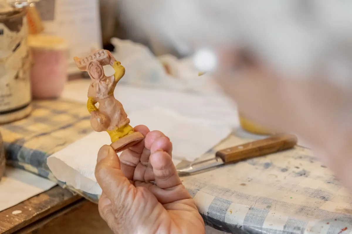 Modelez deux santons de Provence