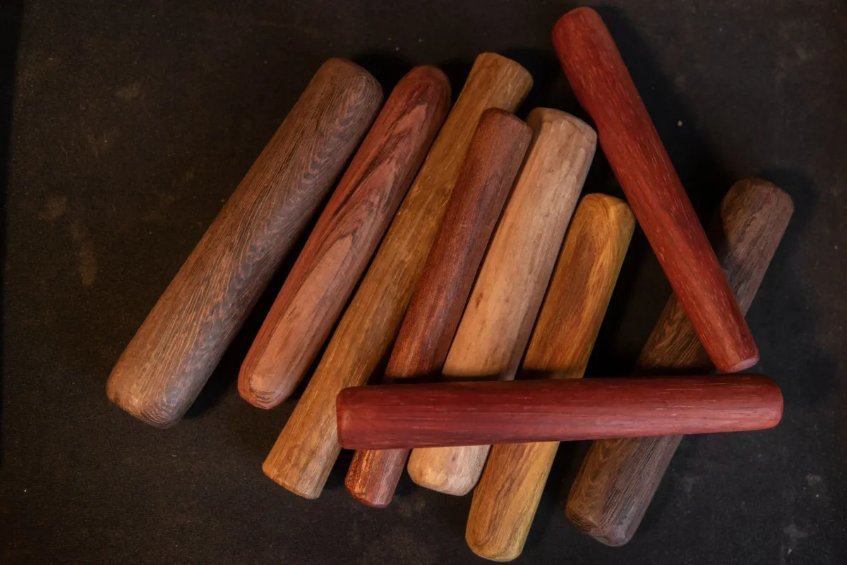 Fabriquez des claves avec du bois local