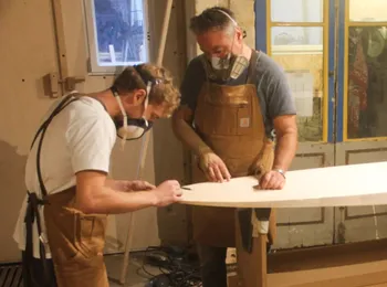 Shapez votre planche de surf en bois
