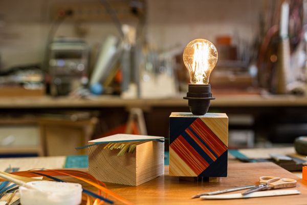 Wecandoo - Créez votre lampe en marqueterie de paille