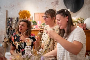 Composez votre cloche de fleurs séchées