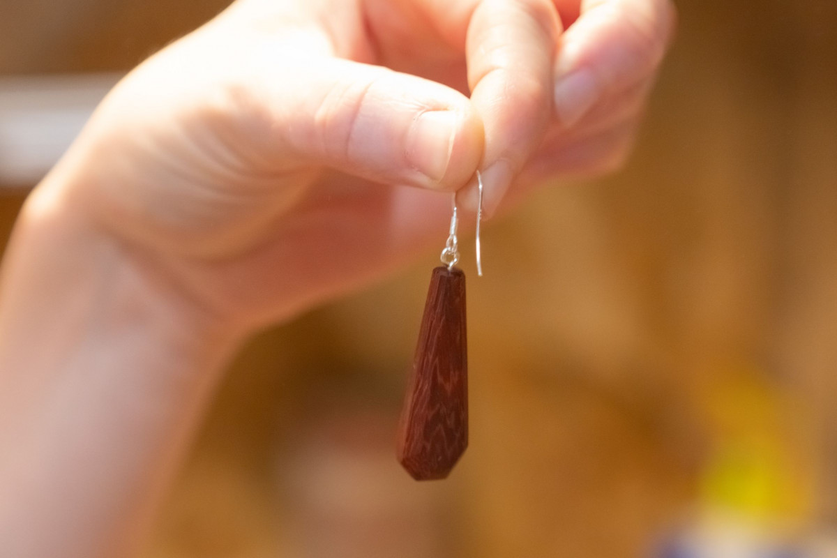 Réalisez vos bijoux en bois