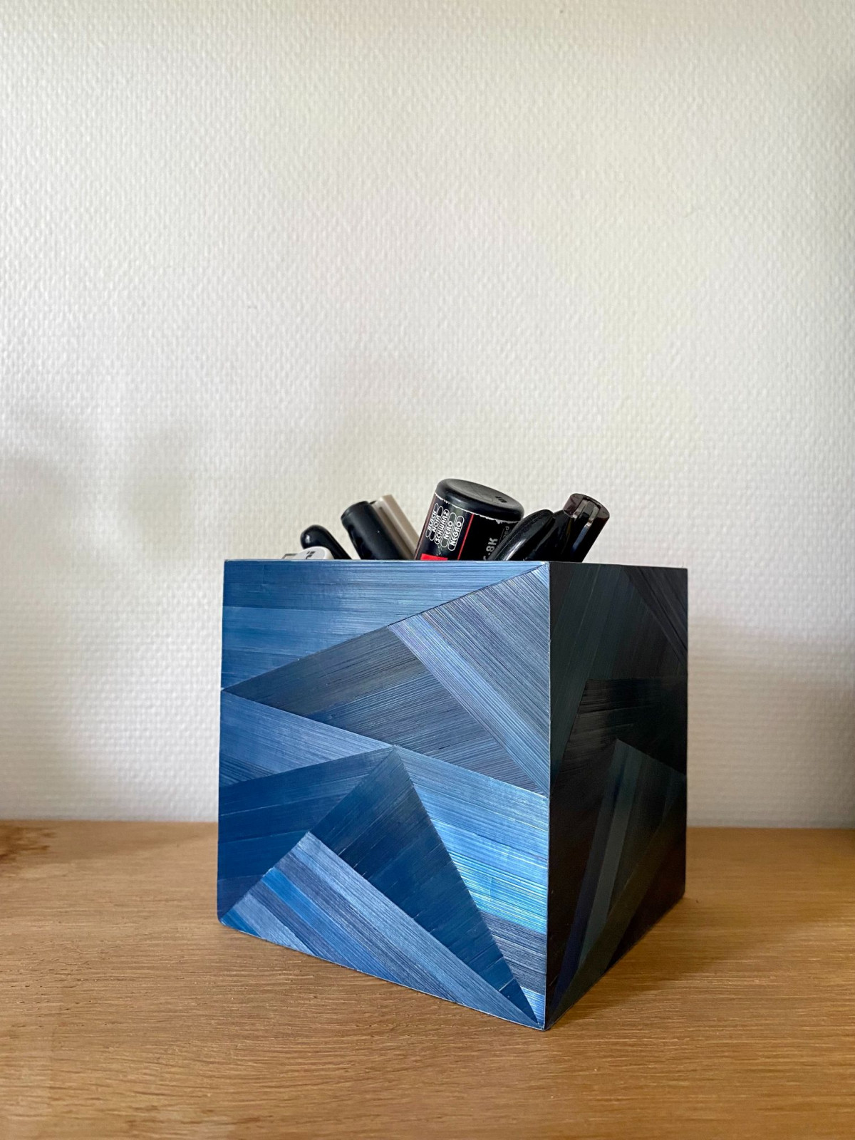Créez votre pot à crayon en marqueterie de paille