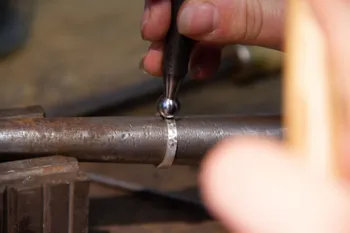 Créez votre bague texturée en argent