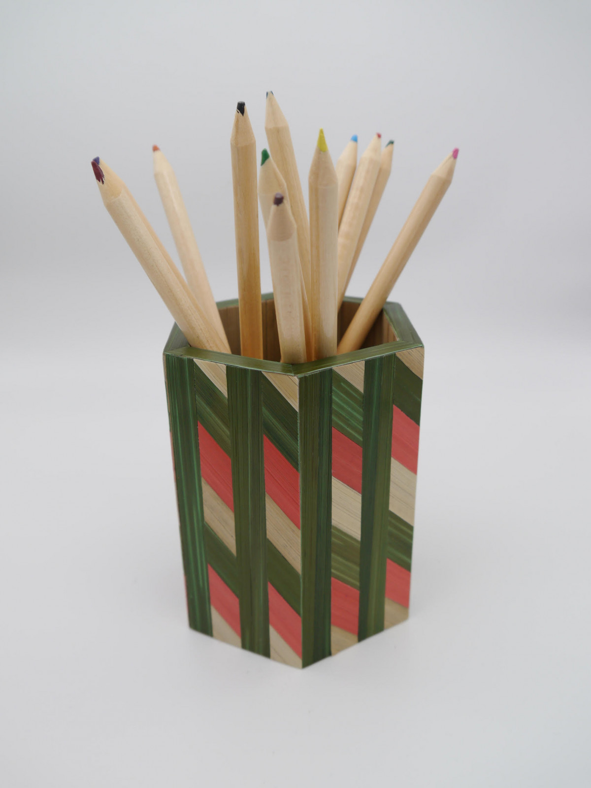 Créez votre pot en marqueterie de paille